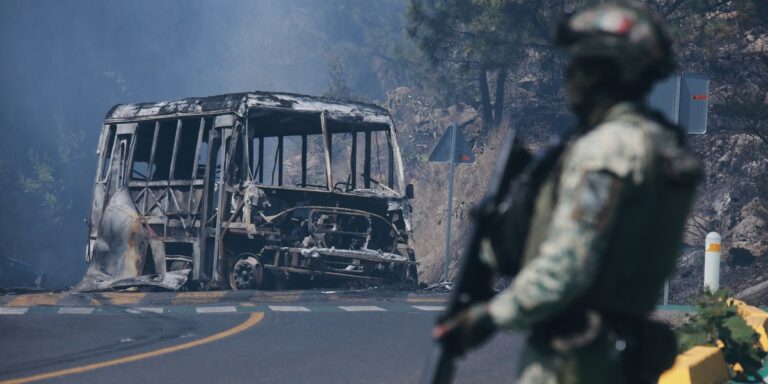 Meksykański kartel w płomieniach: jak gang wpływa na gospodarkę kraju