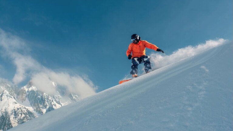 Odkryj najlepsze ubezpieczenie turystyczne na snowboard – porównaj oferty i wyjedź bezpiecznie!