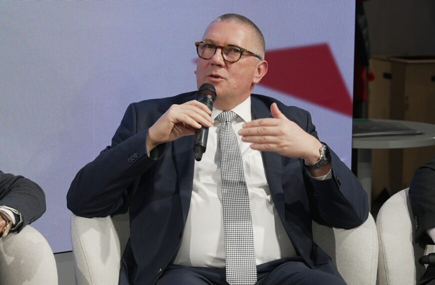 Główna 80 Odkryj globalne trendy: Jak polska gospodarka może zyskać?