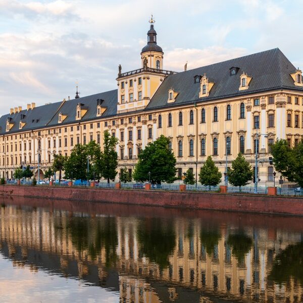 Główna 83 Rektorzy uczelni wyższych: ile wynoszą ich miesięczne pensje?