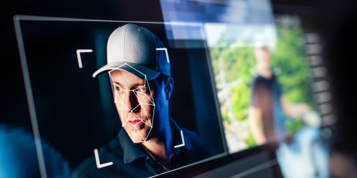 Wielka Brytania angażuje Microsoft w wojnę z deepfake'ami. 2 Wielka Brytania chce walczyć z deepfake'ami. Pomóc ma Microsoft