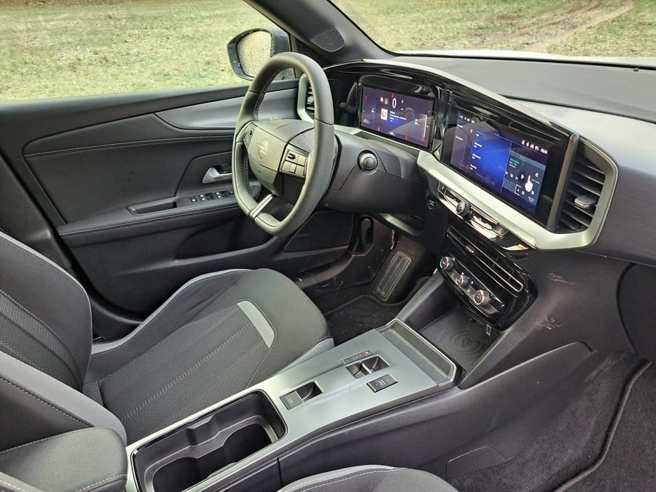 Opel Mokka GS: Miejski SUV z hybrydą – czy podbije serca kierowców? 13 Opel Mokka