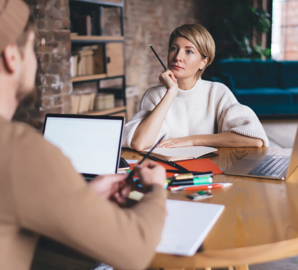 Główna 54 Pochwal publicznie, popraw na osobności – to działa