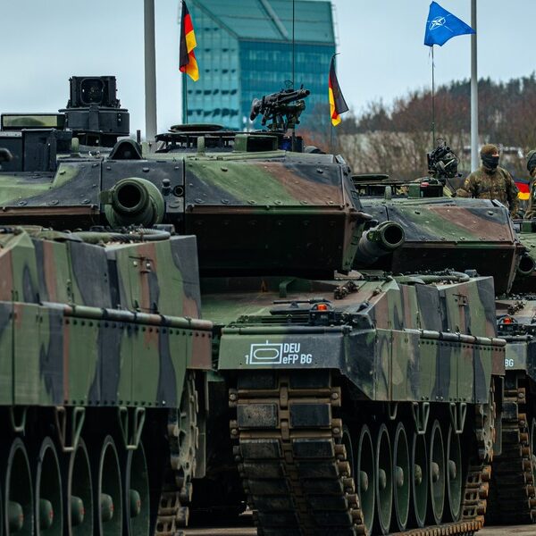 Były dyplomata z Niemiec żąda broni&hellip;