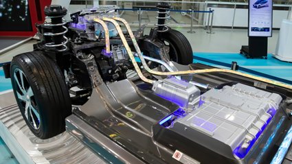 Samochody elektryczne to ślepa uliczka? Coraz więcej firm inwestuje w gaz