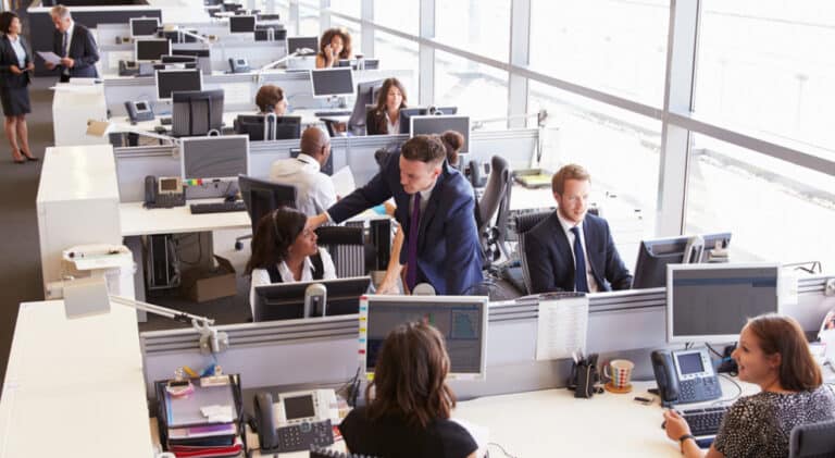 Gen Z odnajduje nową definicję satysfakcji zawodowej: odkryj, co się zmieniło