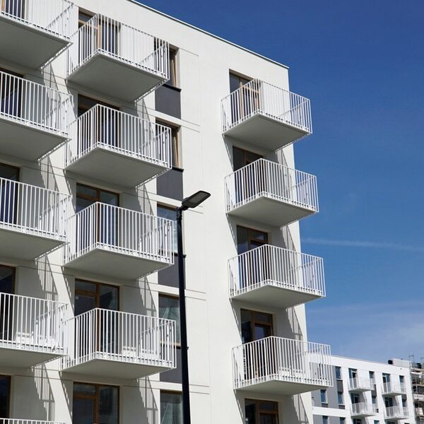 Miejskie nieruchomości 2026: Wzrost cen podnosi średnią.