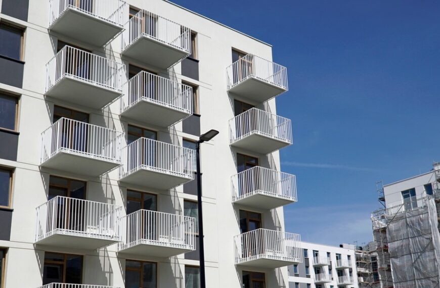 Miejskie nieruchomości 2026: Wzrost cen podnosi średnią.