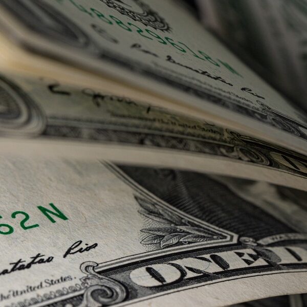 Główna 42 Oszustwo na nieruchomościach w Kalifornii: Sprzedali…