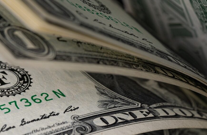 Główna 75 Oszustwo na nieruchomościach w Kalifornii: Sprzedali dom bez wiedzy stron, grozi im nawet więzienie