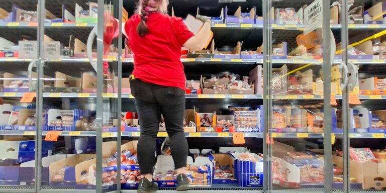 Biedronka: Pracownicy Grożą Strajkiem – Rozmowy o Sporze Zbiorowym