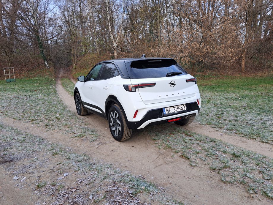 Opel Mokka GS: Miejski SUV z hybrydą – czy podbije serca kierowców? 18 Opel Mokka