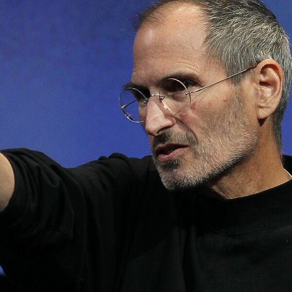 Główna 111 Jak Steve Jobs zrewolucjonizował rynek dzięki…