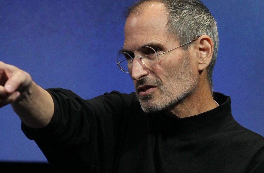 Główna 93 Jak Steve Jobs zrewolucjonizował rynek dzięki sprytnemu posunięciu Apple