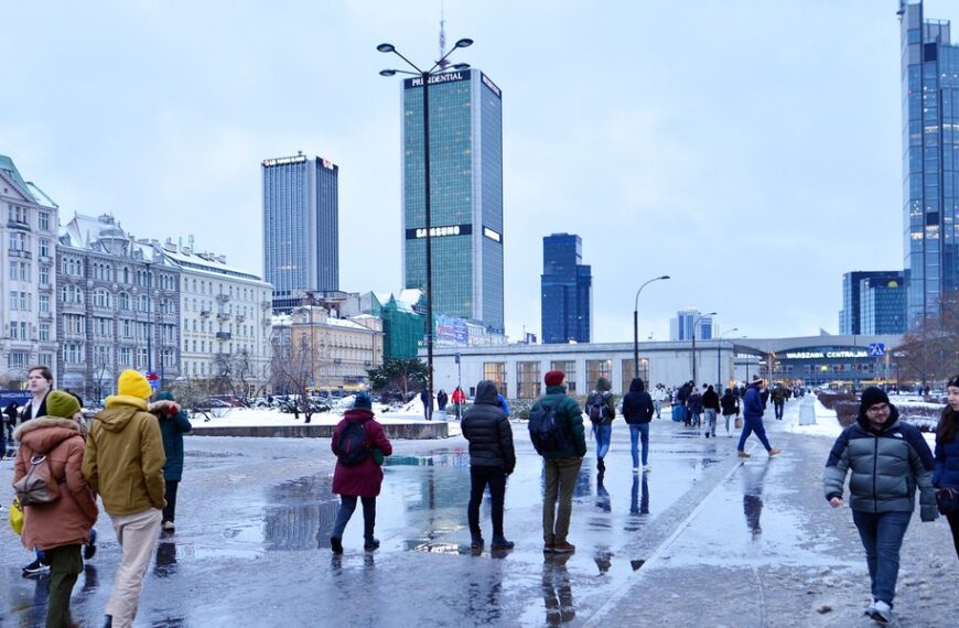 Warszawa zyskała w ocenie inwestor&oacute;w. Wskoczyła do czołowej grupy w rankingu miast.
