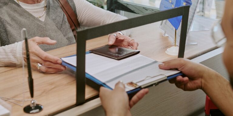 Polska rewolucjonizuje wizy i zezwolenia na pracę: sprawdź kluczowe zmiany dla obcokrajowców Polska rewolucjonizuje wizy i zezwolenia na pracę: sprawdź kluczowe zmiany dla obcokrajowców