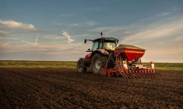 Główna 125 Rolnicy spłacają długi: zadłużenie sektora maleje rok do…