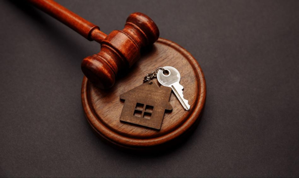 Licytacja elektroniczna zastąpi tradycyjne licytacje komornicze – zmiany w egzekucji z nieruchomości