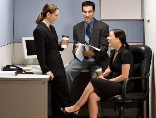 O czym nie rozmawiać w biurze?