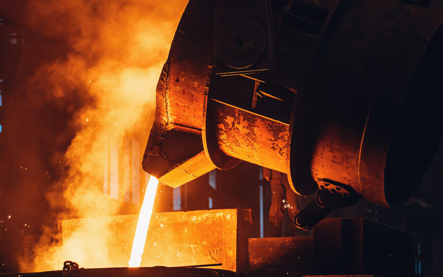 Główna 16 Strajkujący w Hucie Łabędy domagają się sprawiedliwego podziału zysków z zamówień zbrojeniowych.