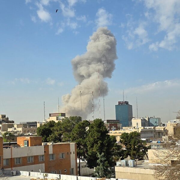 Główna 94 USA i Izrael atakują Iran: Potężne…