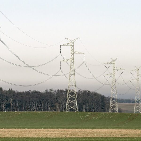 Główna 70 Cyberzagrożenia i transformacja energetyczna: Jak polskie firmy budują odporność?