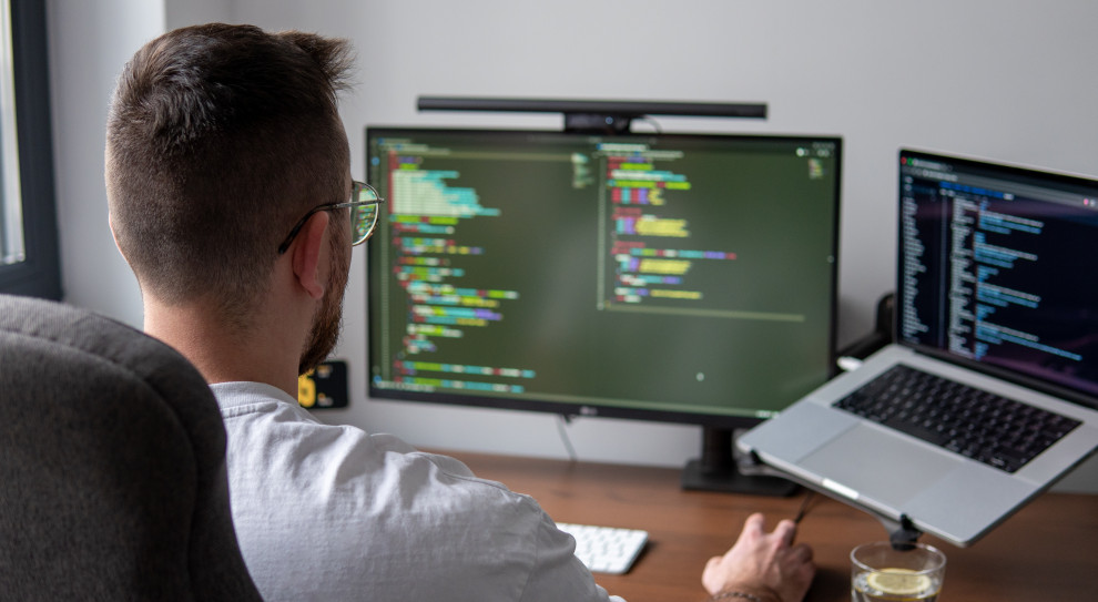 Gigant technologiczny rezygnuje z 4-dniowego tygodnia pracy, stawiając na elastyczność zatrudnienia 4