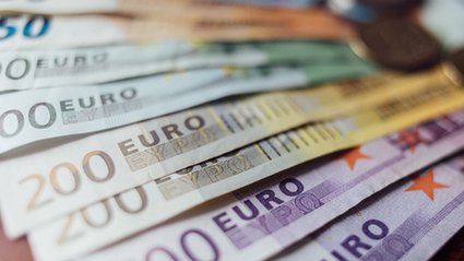 Czy Polska powinna wejść do strefy euro? Zmiana nastroj&oacute;w w biznesie [SONDAŻ]