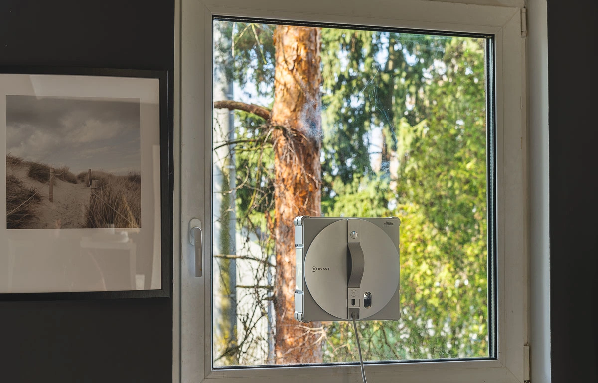 Inteligentny robot sprzątający zintegrowany z funkcją prania: rewolucja w domowej automatyzacji 24