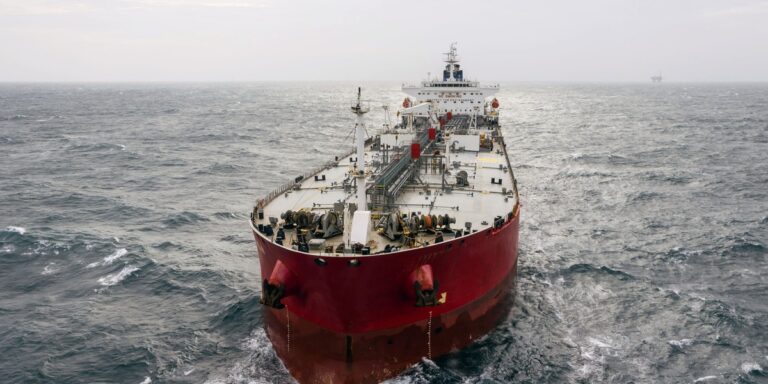 Amerykańskie tankowce niespodziewanie zmieniają trasę – Europa zagrożona brakiem ropy Amerykańskie tankowce niespodziewanie zmieniają trasę – Europa zagrożona brakiem ropy