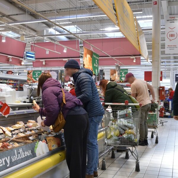 Auchan pozbywa się galerii handlowych w 8 polskich&hellip;