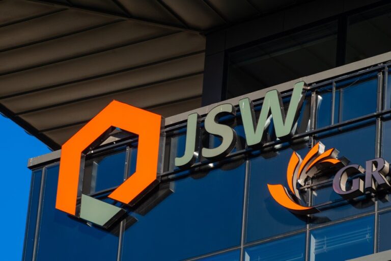 JSW balansuje na krawędzi: 82 związki pogłębiają kryzys JSW balansuje na krawędzi: 82 związki pogłębiają kryzys