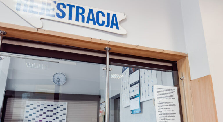 Premier rozwiewa wątpliwości: poznaj przyszłość składki zdrowotnej