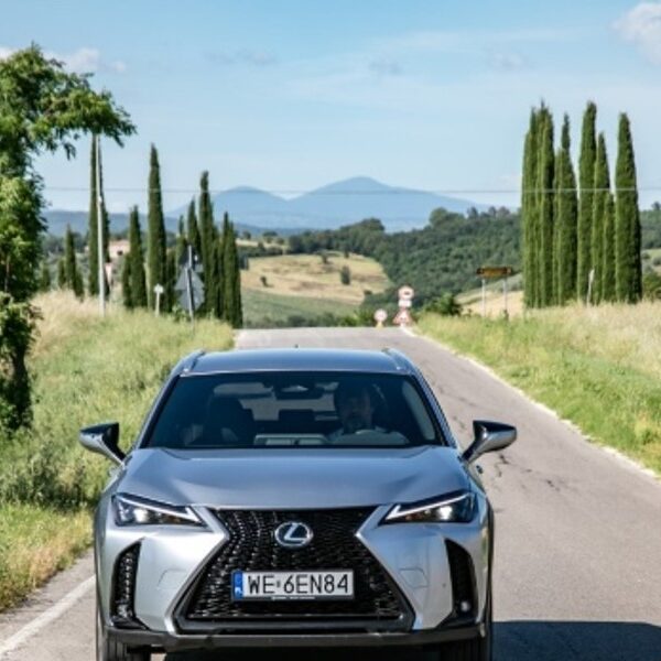 Główna 84 Lexus na bogato w standardzie: Odkryj udogodnienia LBX,…