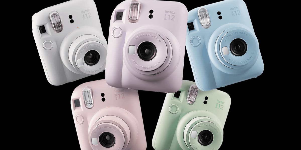 Instax Mini: Rozkręć każdą imprezę – od wesela po urodziny 2 Instax Mini jest hitem wszystkich uroczystości: idealny na wesela, komunie i urodziny