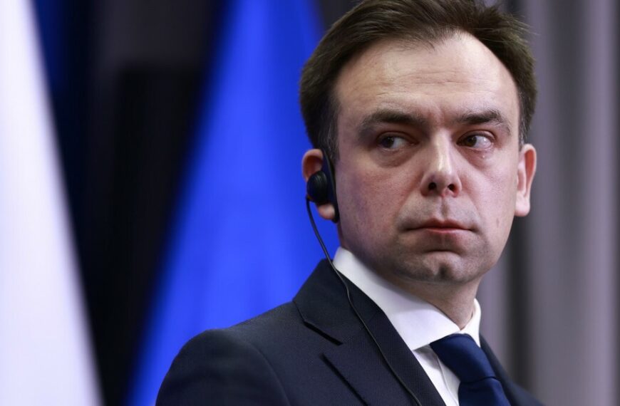 Minister finans&oacute;w odpowiada na krytykę Fitch: oto jego strategia rozwoju gospodarczego