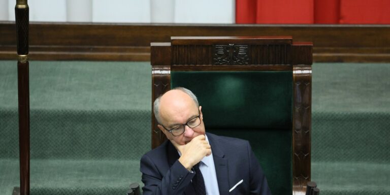 Marszałek Sejmu: Lukę w rejestrze korzyści wyjaśniono