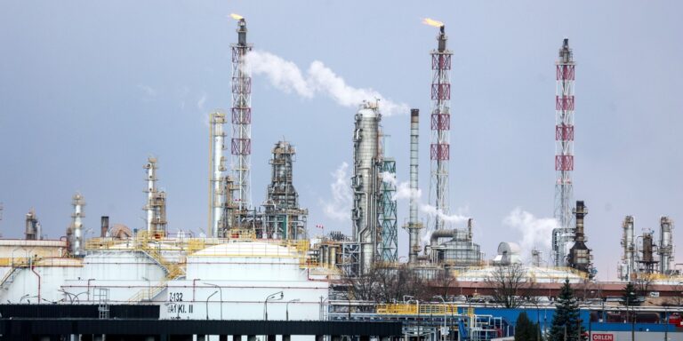 Jak wojna zmienia zasady gry: siła wyższa i nieprzewidziane okoliczności w umowach