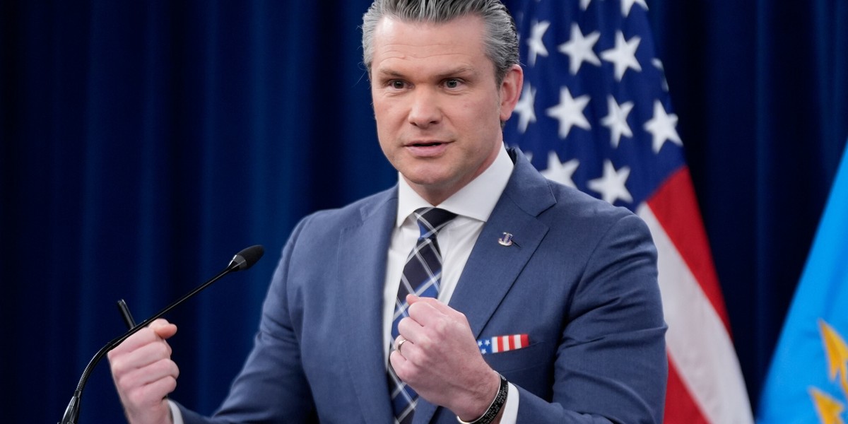 Sekretarz obrony USA Pete Hegseth m&oacute;wił o amerykańskich stratach po odwecie Iranu