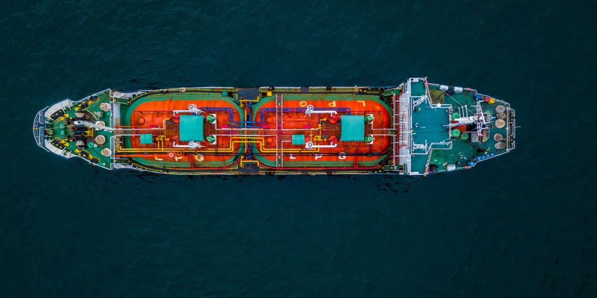 Rosyjskie tankowce: Nowe trasy do Indii po uwolnieniu od sankcji 2 Przekierowanie dostaw do Indii przyniosło Moskwie wymierne korzyści finansowe. Zdjęcie poglądowe