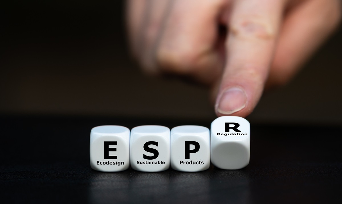 UE zakaże niszczenia niesprzedanej odzieży i obuwia od 2026 roku 2