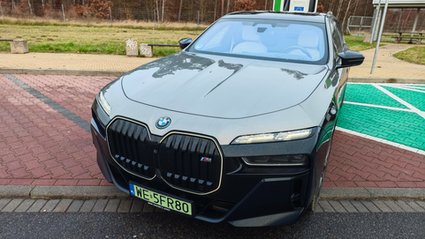 Z Warszawy nad Bałtyk. Przejechałem Polskę topowym elektrykiem BMW
