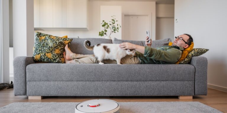 Odkryj sekrety danych: przejęcie firmy sprzątającej budzi nowe pytania