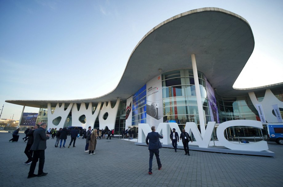 Wejście na targi MWC 2026