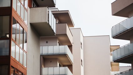 UOKiK bada działania deweloper&oacute;w. Mieli straszyć kupujących