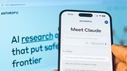 Hipokryzja w AI. Kradną na potęgę, a p&oacute;źniej krytykują konkurencję