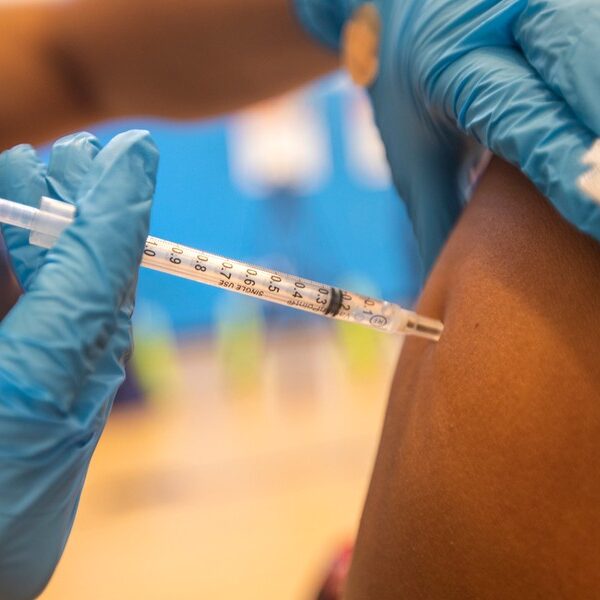 Dokumenty CIA ujawniają: psychodeliki w szczepionkach&hellip;