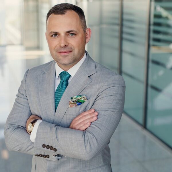 Główna 32 Raport CTP: Sprawdź, dlaczego pracownicy magazynów i produkcji masowo odchodzą.