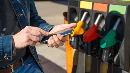 Jak pom&oacute;c sobie w czasie rosnących cen paliw? Jest na to "apka"