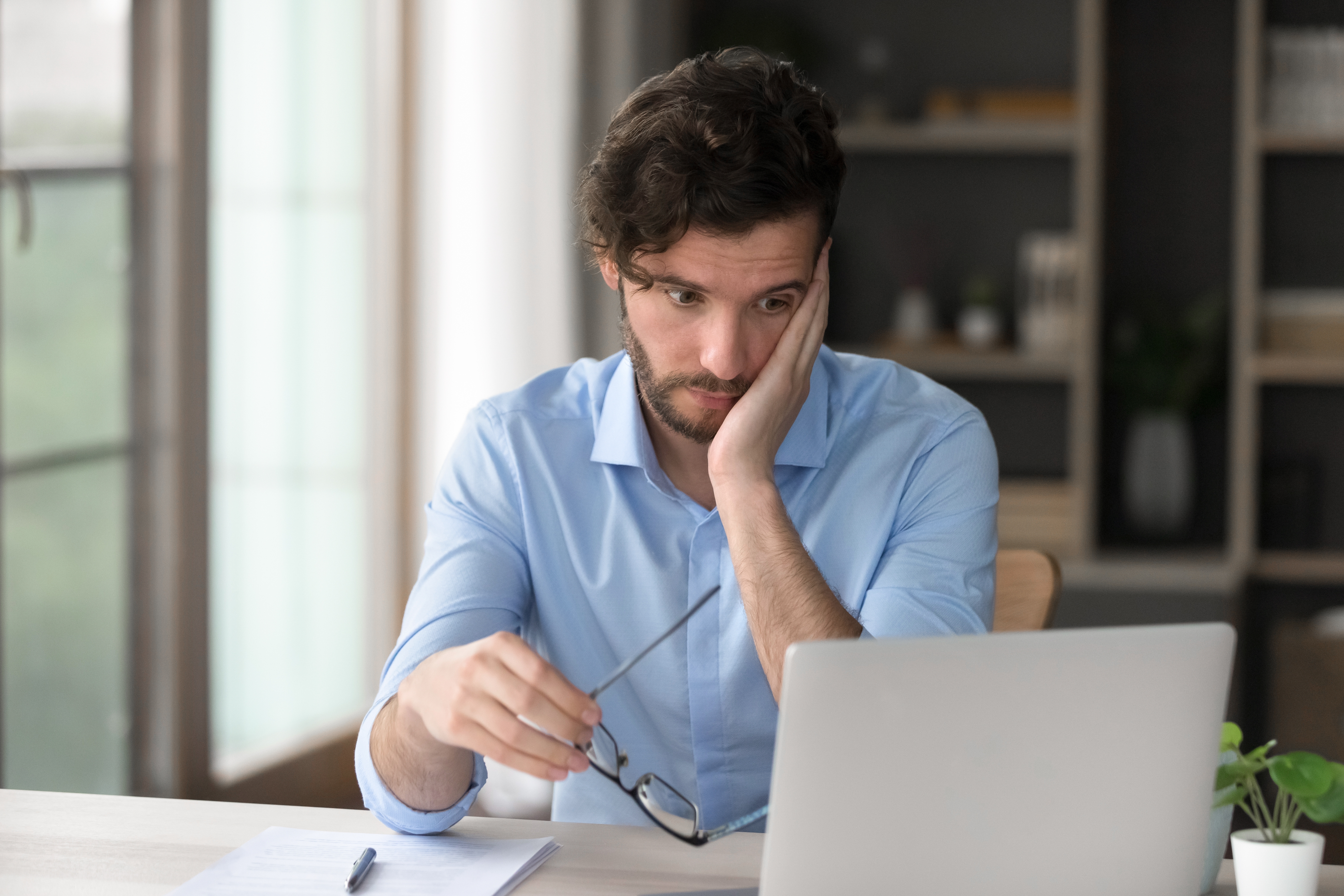 Jak rozpoznać mobbing w pracy: przewodnik dla pracownik&oacute;w i szef&oacute;w 4